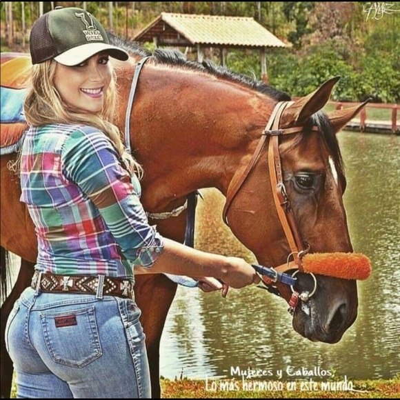 ISO FASHION HELP WITH PAY!! - Picture 2 of 8